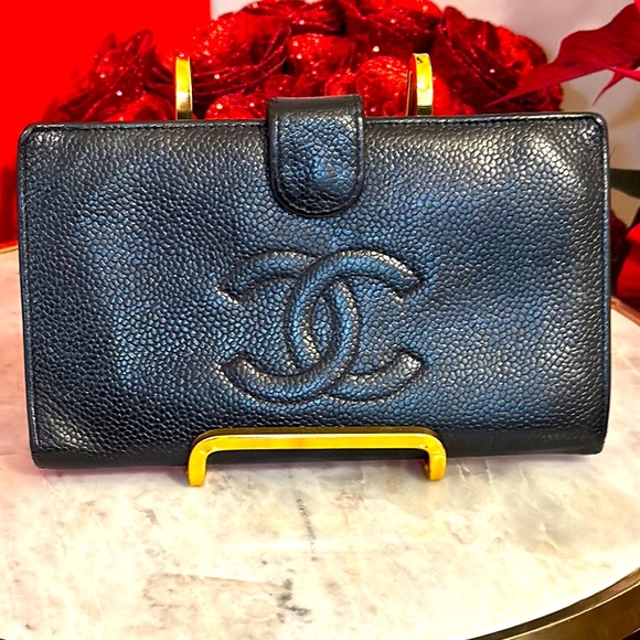 Chanel Caviar Skin Black long bifold wallet clean and beautiful - Picture 2 of 16